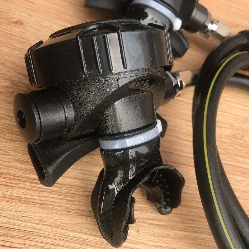 潜水呼吸器 咬嘴 专业深潜水肺装A备 潜水呼吸调节器688潜水二级