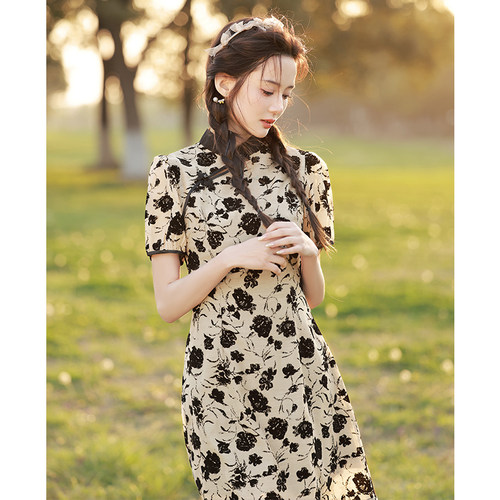 旗袍新款2025新式改良年轻款气质高端女夏季短款小个子碎花连衣裙