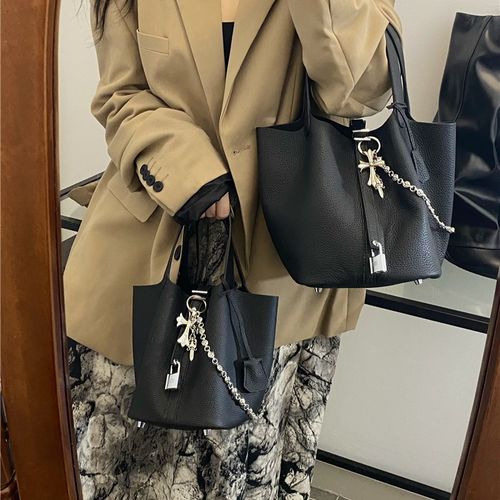 真皮水桶包包2023暗黑系列甜酷辣妹时髦菜篮子手提包复古链条包包