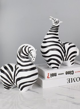 简练现代客厅电视柜博古架条纹马装饰摆设服装店橱窗创意软装摆件