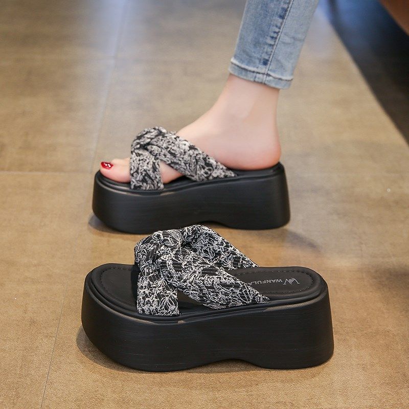 国风厚底增高凉拖鞋女夏外穿2025新款休闲海边配裙子沙滩鞋小码33