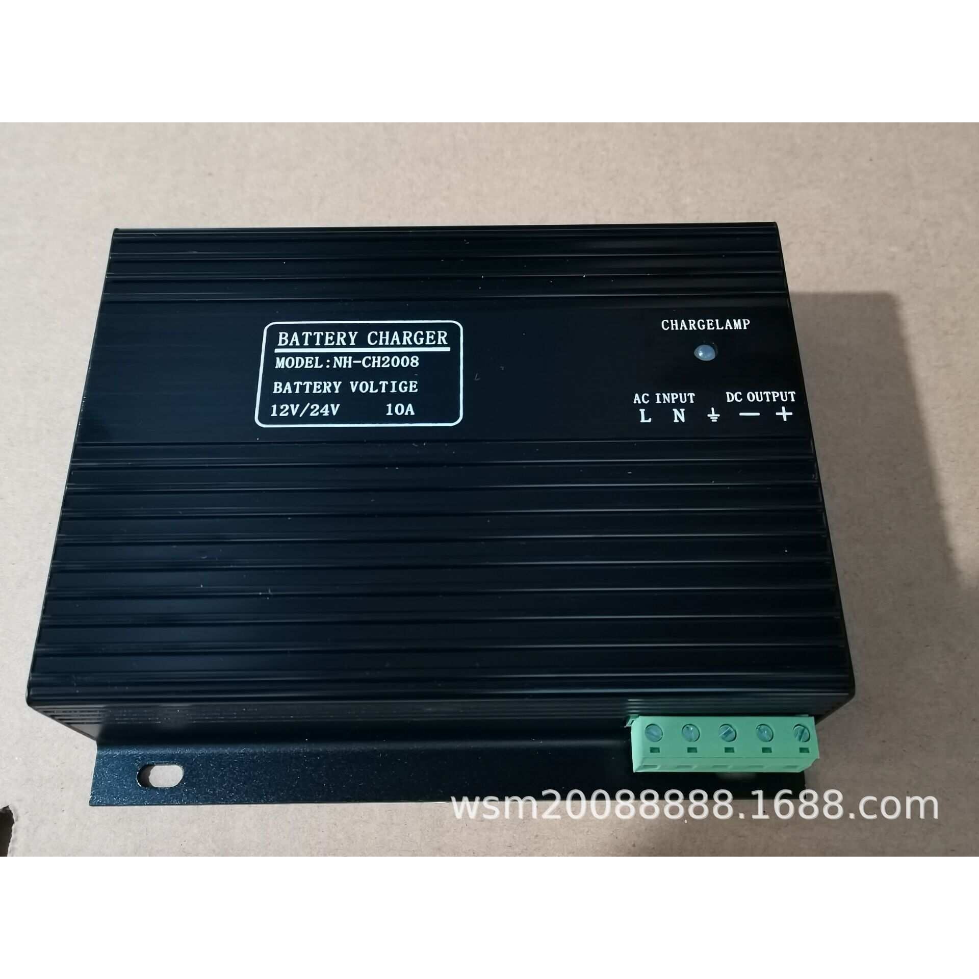 柴油发动机智能充电机蓄电池充电器 NH-CH2008,12-24V 10A