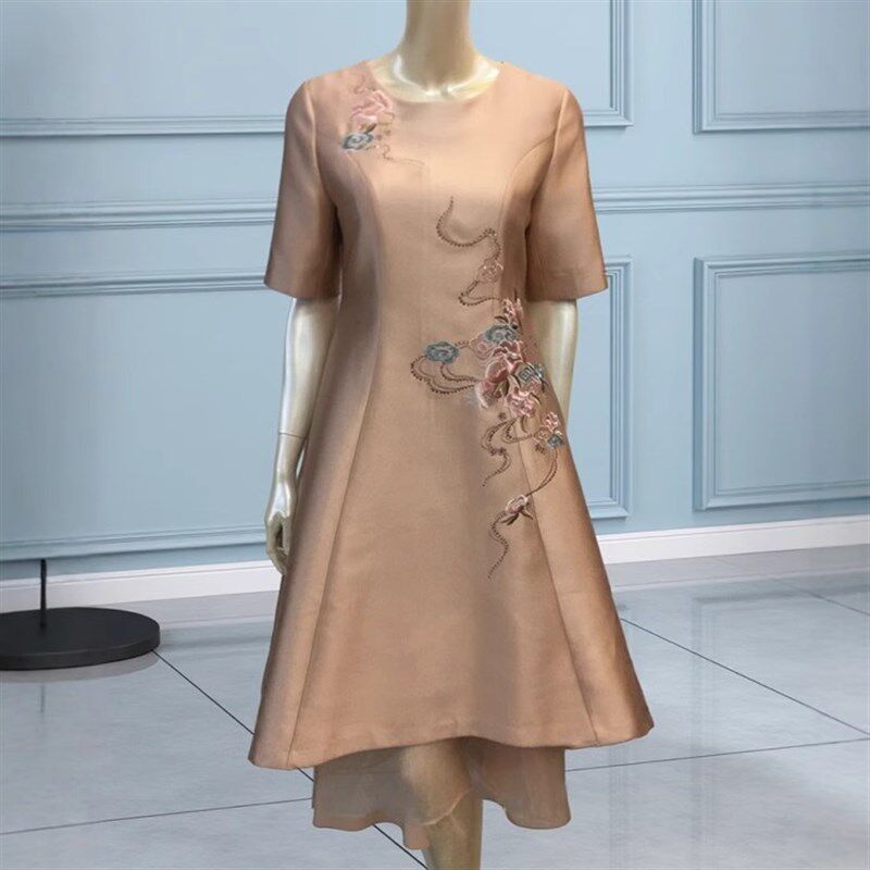 结婚喜服显年轻妈妈装婚宴礼服重工刺绣高贵连衣裙喜婆婆优雅摆裙