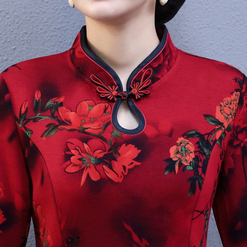 中老年长袖连衣裙秋冬2021新款加绒中长款中年妈妈改良版旗袍裙子