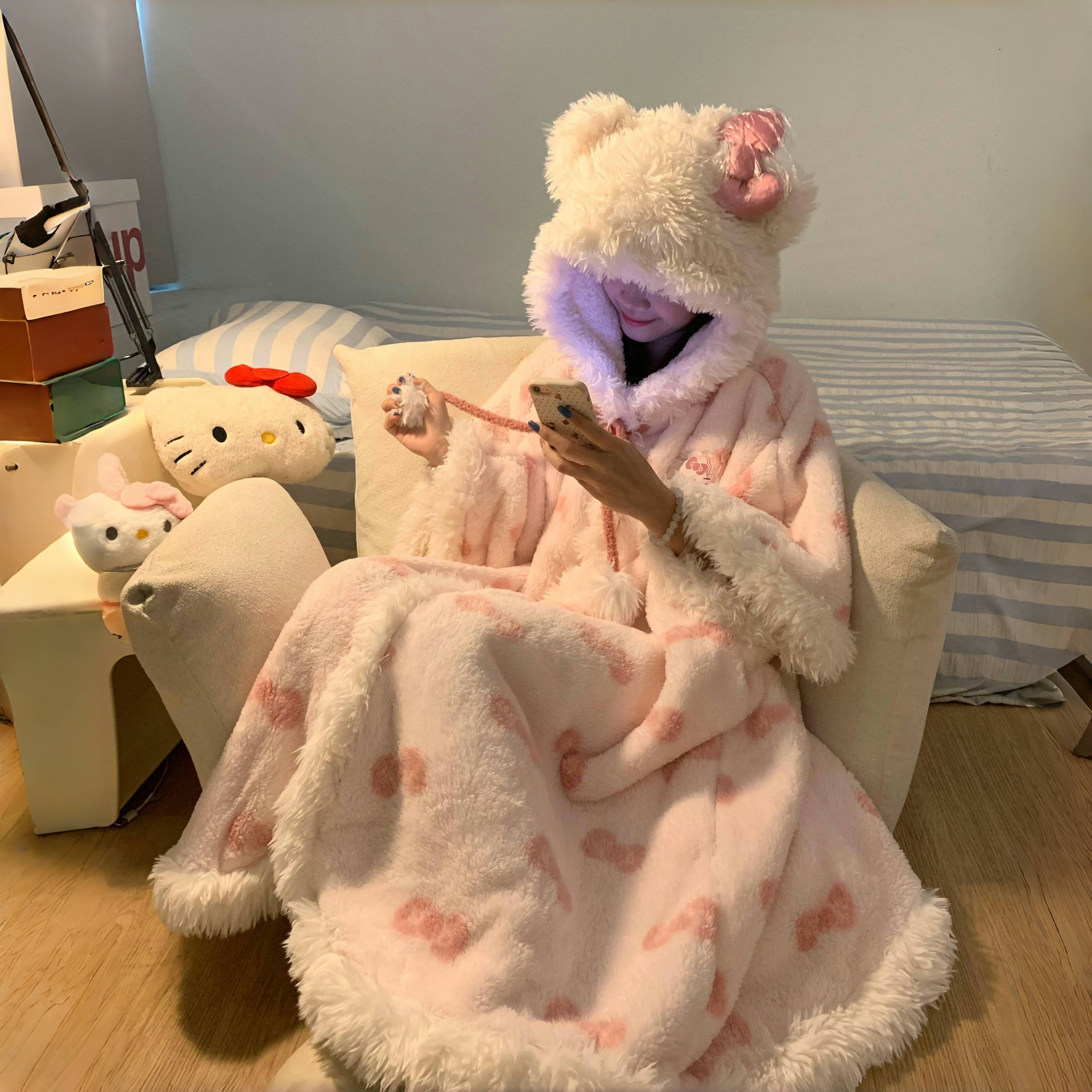 【少女心の睡袍】卡通可爱kitty睡衣学生宿舍女通用连帽披风秋冬