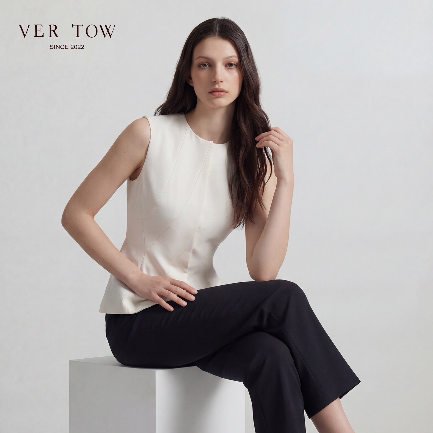 VER TOW白色羊毛桑蚕丝无袖上衣 2026春季拼接收腰通勤显瘦背心