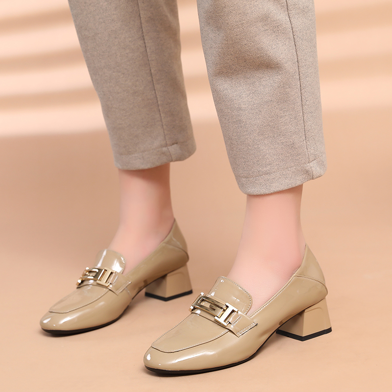 头层牛皮漆皮单鞋粗l跟大码女鞋41 43春秋款真皮中跟深口皮鞋42码