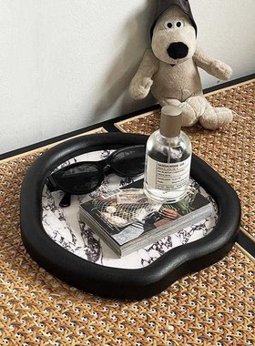 中古抽象轻奢高档皮质香薰托盘高级感玄关桌面钥匙收纳盘装饰摆件