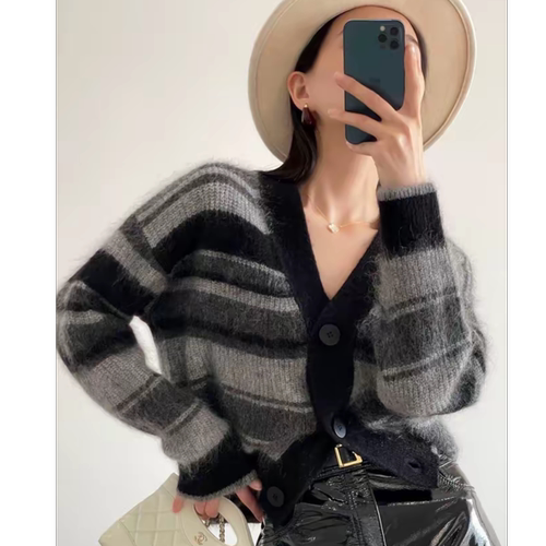 【甜1】【编号219-373】新款韩系设计感简约时尚慵懒风针织衫宽松