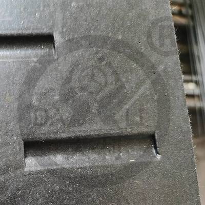 橡胶实心减噪板减震缓冲垫 防滑坡道板停车场上下坡减速板防滑垫