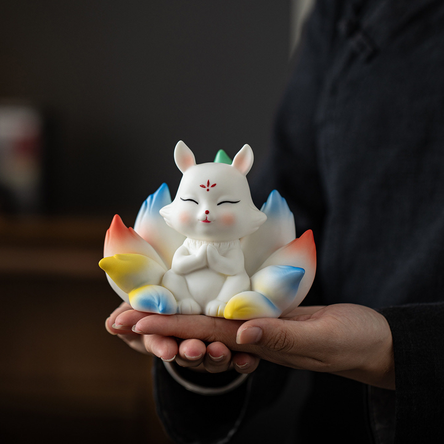 创意白瓷九尾狐茶宠摆件招财可爱狐狸办公桌面装饰陶瓷动物工艺品
