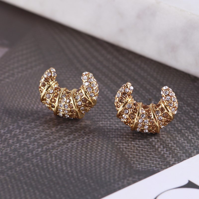 欧美风个性创意牛角包面包造型镶嵌满钻小巧简约通勤款.耳钉礼物