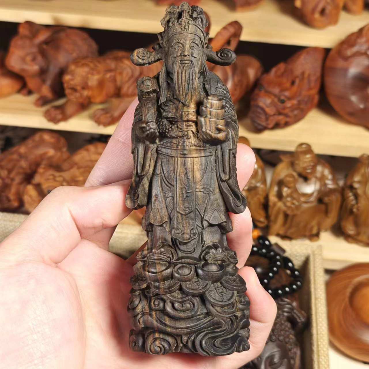 13公分印尼沉香木财神爷摆件家居摆饰实木手工工艺品开业旺财雕刻