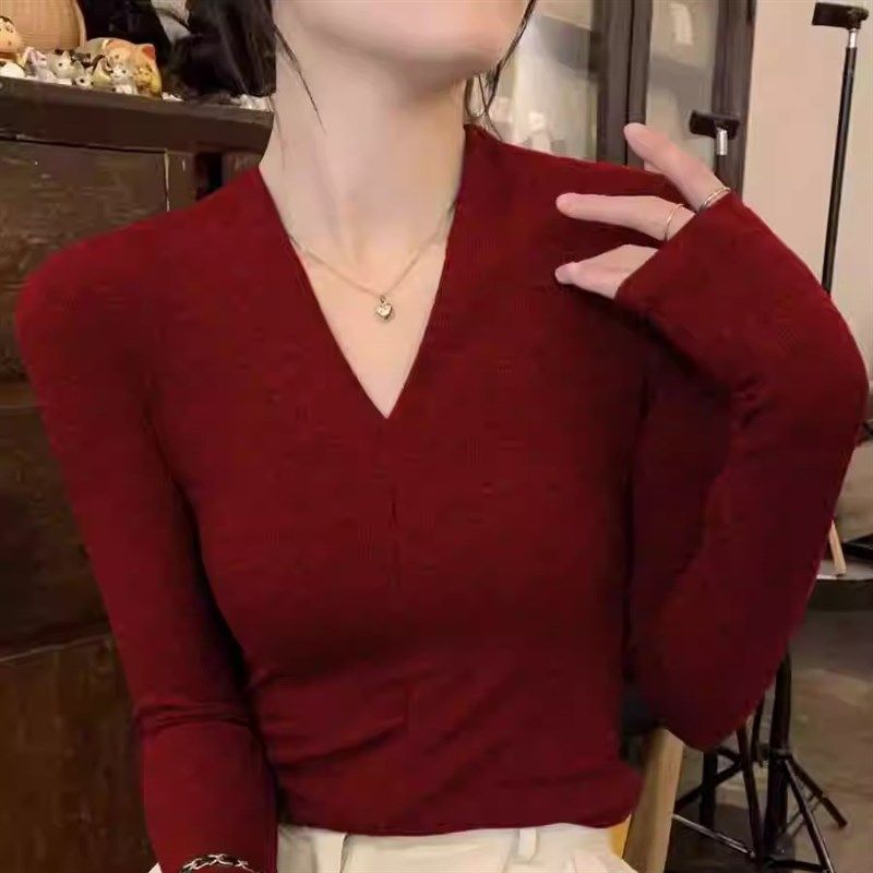 法式复古v领正肩长袖女修身显瘦内搭打底衫设计感秋冬气质上衣女