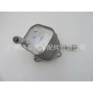 适用于16款 0E010 HILUXREVO1GD2GD机油散热器15071