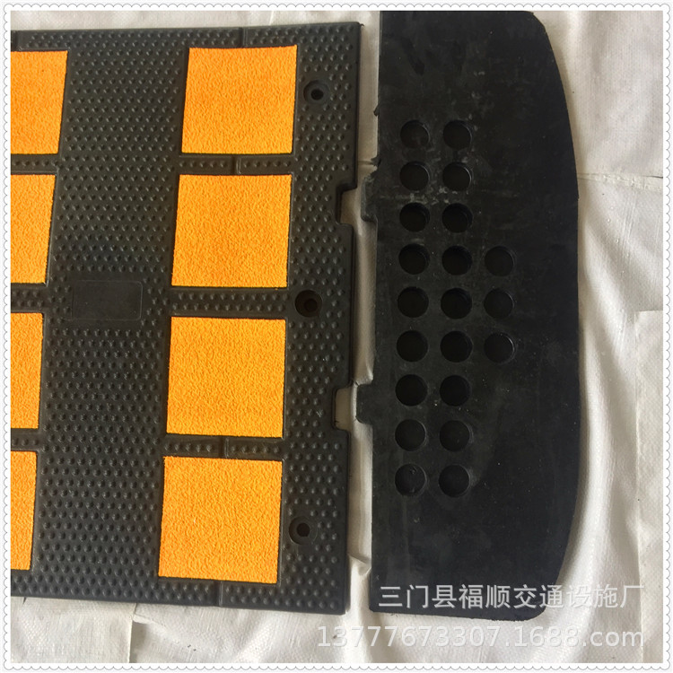 源头厂货欧式橡胶减速带玻璃微珠反光膜欧式减速带出口型品质减震
