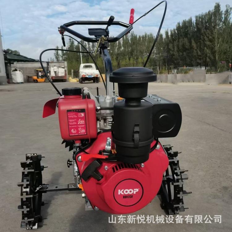 果园开沟培土机农用果树种植开沟施肥机小型四驱开沟机