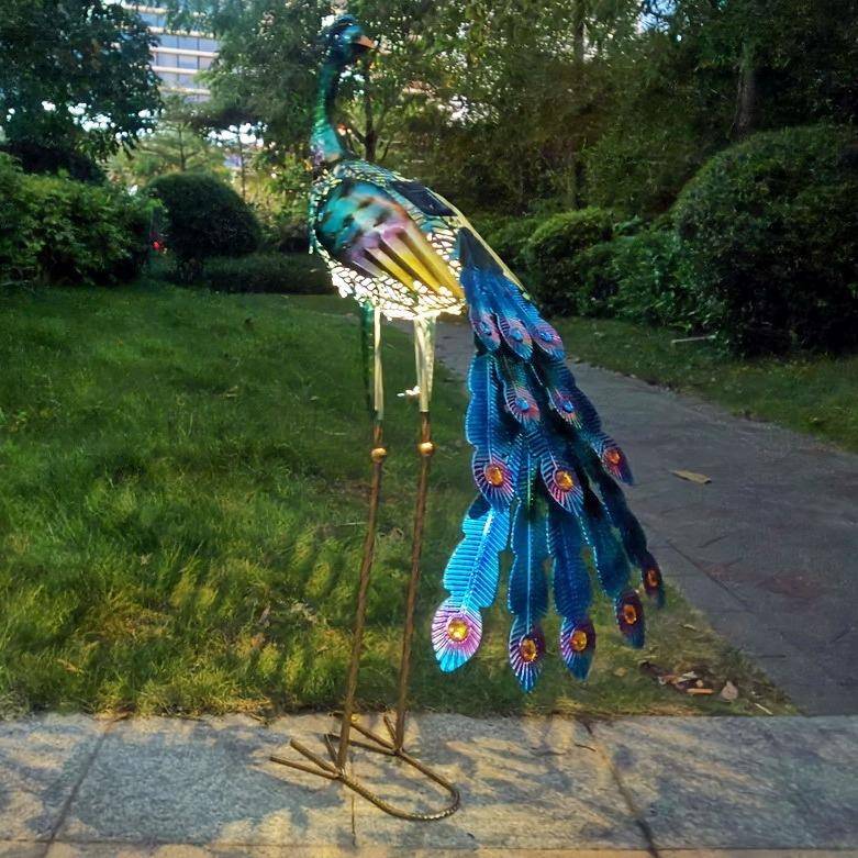 户外花园装饰摆件庭院园林造景观布置铁艺动物发光孔雀太阳能灯