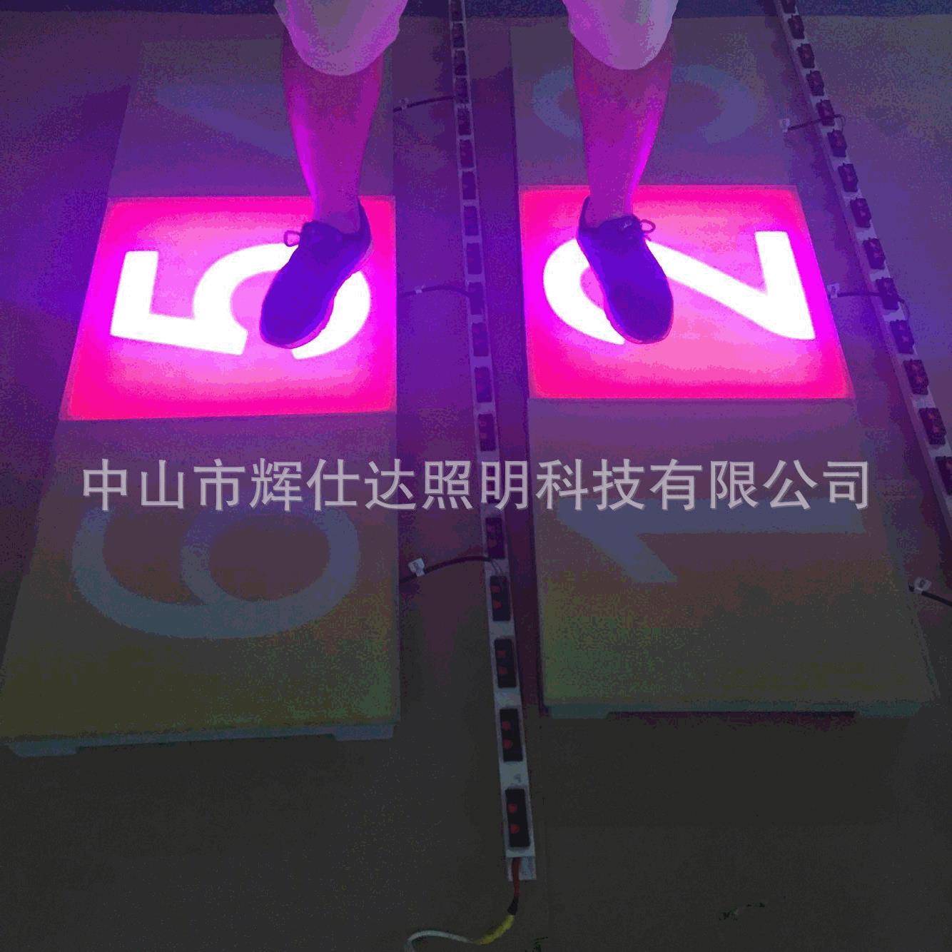 专业发光生产LED感应地砖灯、舞台图案防水微光楼梯