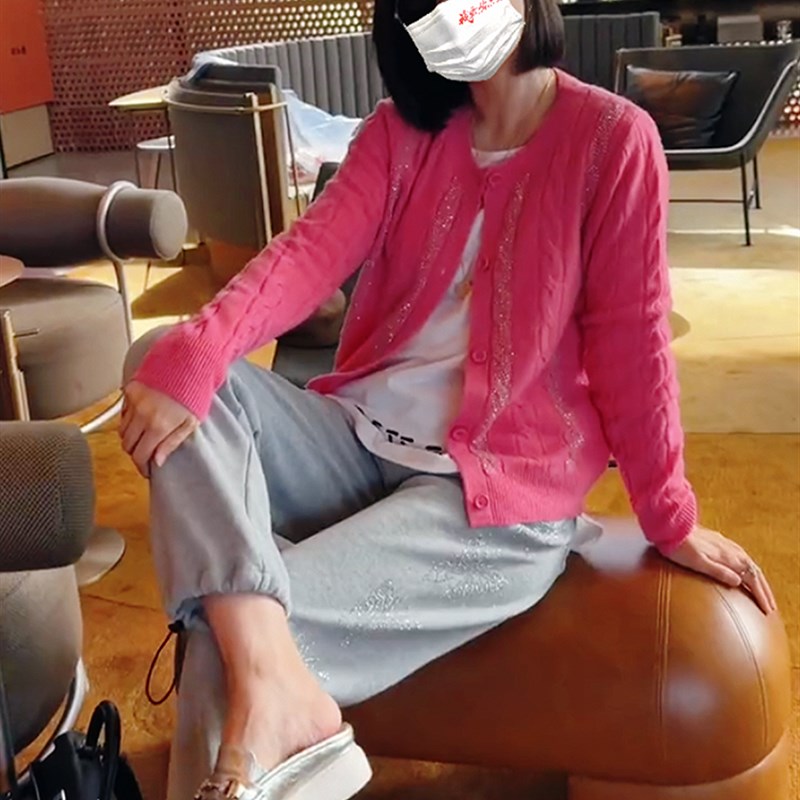 休闲灰色卫裤网红时尚套装女2024年春秋季新开衫针织粉色短外套