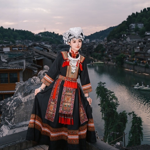 瑶族服装女广西三月三壮族少数民族苗族演出服土家族彝族旅拍服饰