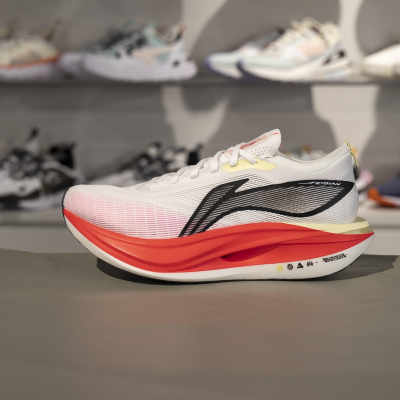 李宁男女同款跑鞋减震回弹