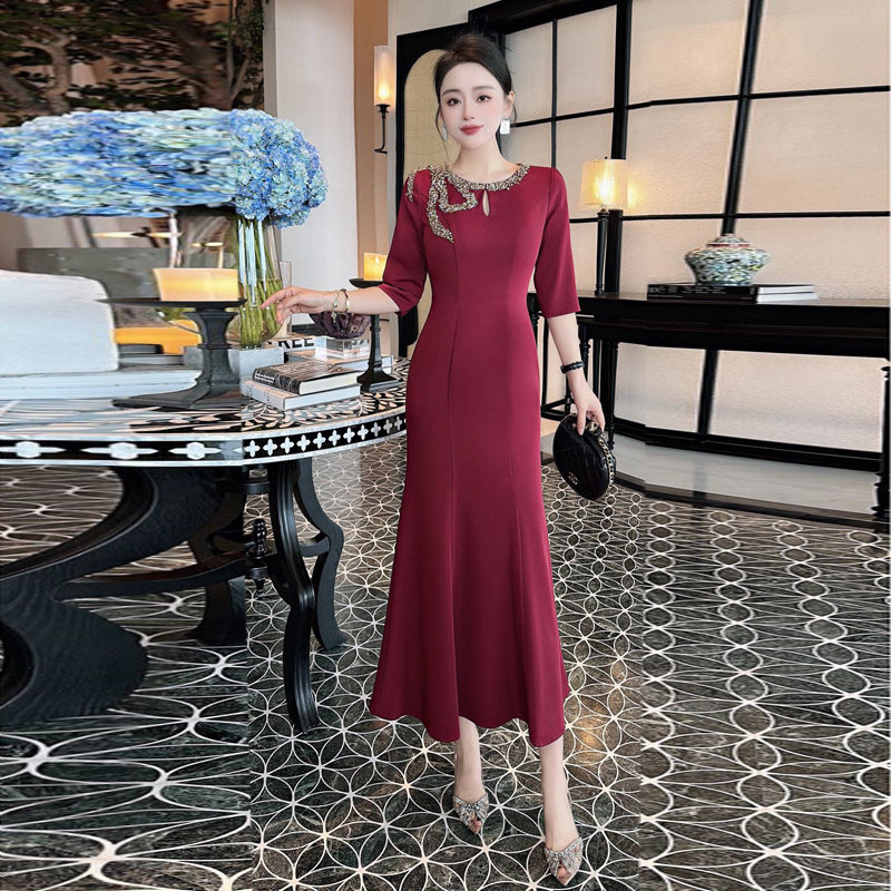 年轻喜婆婆婚宴装高贵洋气气质喜妈妈晚礼服显瘦鱼尾裙高级感酒红
