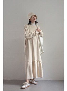 早初入秋水果白色卫衣女士2024今年流行的新款爆款穿搭长袖连衣裙