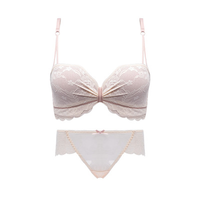 平胸专用内衣裤女小胸显大聚拢无钢圈上托调整型文胸罩内裤一套装