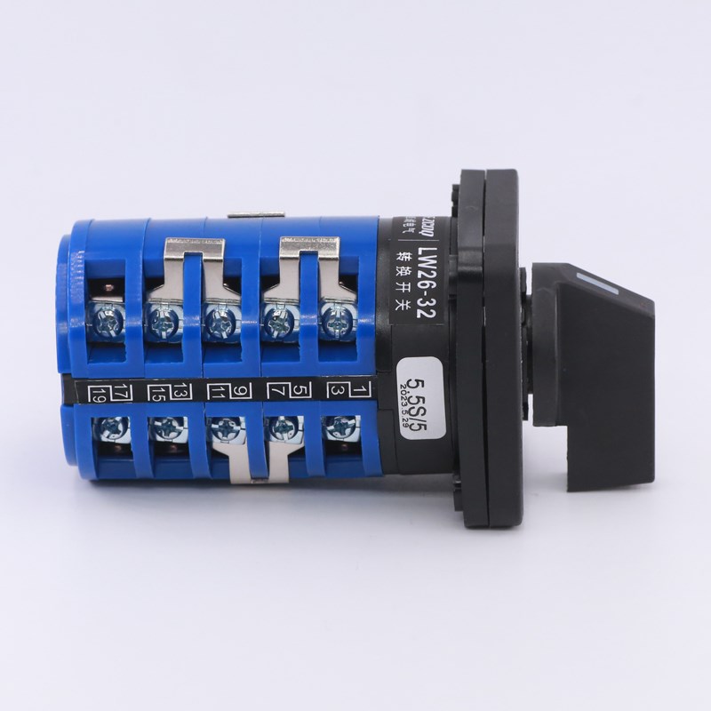 LW26-32 5.5S/5锯床高低速双速电机调速切换三档32A万能转换开关