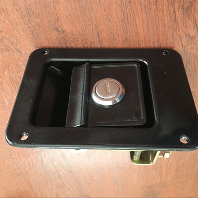 新源轮式挖掘机65 75边盖机罩锁工具箱侧门锁 锁块茶亭锁原装配件