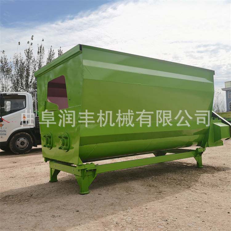 双轴螺旋TMR搅拌机牛场养殖设备拌料机16方秸秆切割日粮拌草机