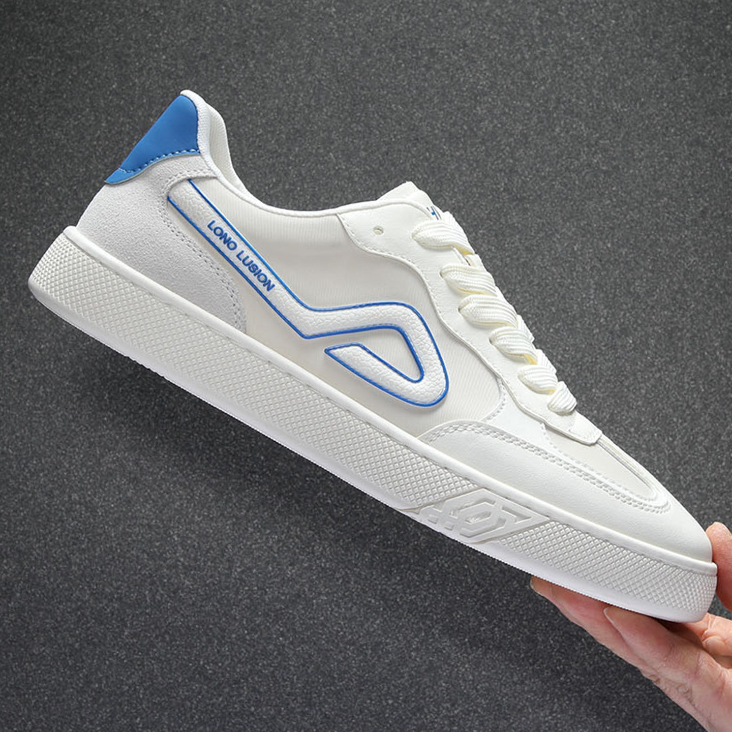 春夏季小白鞋男款2026新款时尚皮拼布透气休闲鞋男轻便舒适德训鞋