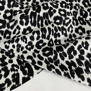 D544夏季 柔软透气垂坠旗袍上衣diy面料 白底黑色印花缎面雪纺布头