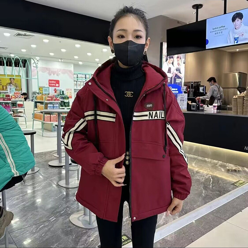 加绒加厚连帽冲锋衣外套女202短外套