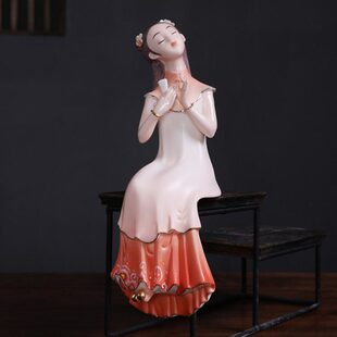 瓷器粉色坐式小仙女摆件家居现代美少女工艺品瓷器玄关会所装饰品