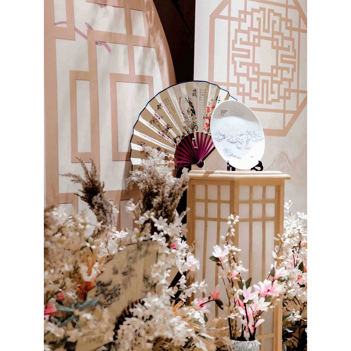 婚庆新中式宫灯立方柱路引灯笼道具婚礼原木路引场景装饰布置摆件