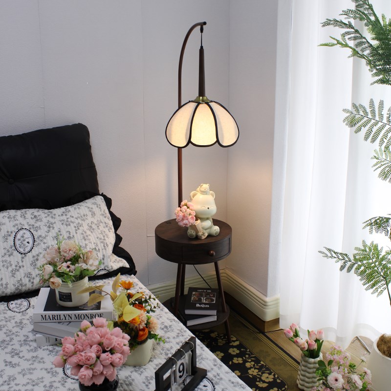 法式网红卧室落地灯中古风客厅茶几边几复古床头柜W台灯置物架一