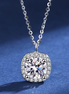 源头工厂镶钻方包莫桑钻项链d925银吊坠莫桑石坠子女款礼服锁骨链