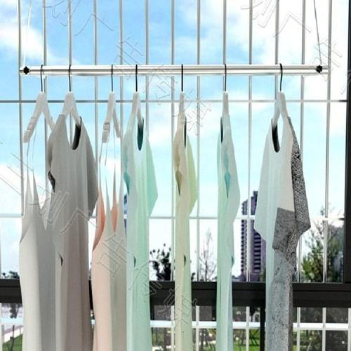 免安装晾衣杆防盗网阳台晒被子神器可伸缩晾衣杆防盗网挂壁晾衣架