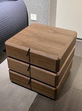 师色意式极简实木烟熏床头柜设计创意储柜物可旋76093转三斗柜胡