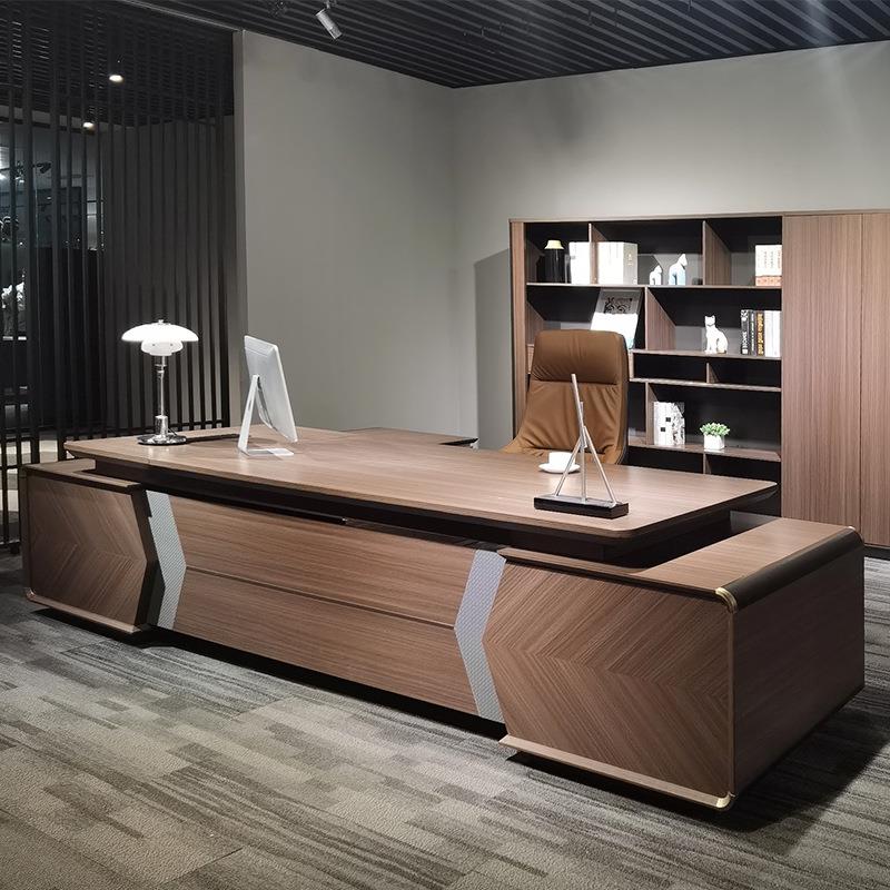 董事长办公室老板桌办公桌2.4简约现代大班台3.2广东总裁桌经理桌