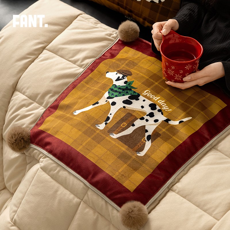 猎犬巡游记中古风抱枕被轻奢高级感车载空调O被办公室午睡毯二合