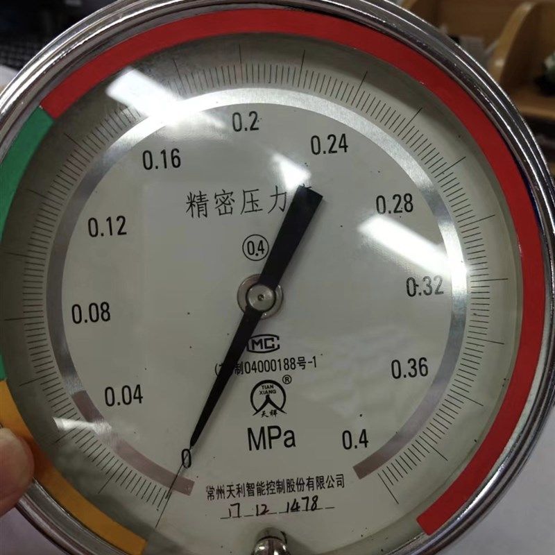常州天利精密压力表 轴向压力表 Y150 0.4MPA 氧气舱用精密表