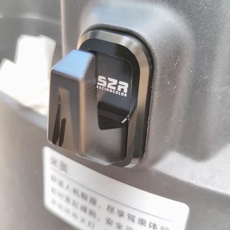 适用雅迪电动车挂钩冠能T5M8M6E6E3E8前置挂物钩专用头盔挂钩配件