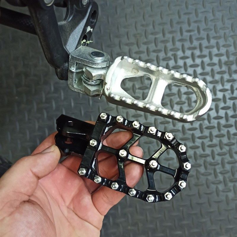 适用本田CRF190L 电动摩托车改装配件铝合金脚踏板脚蹬