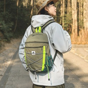 户外大容量双肩包徒步旅游背包轻便登山包防水运动休闲学生书包女