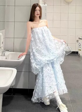 25年早春重工珍珠花朵抹胸连衣裙气质超仙温柔风蓝色裙子女