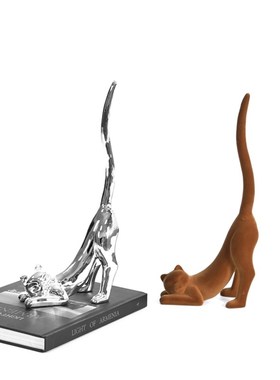 网红潮玩电镀银色翘尾巴猫摆件现代简约客厅电视柜儿童房软装饰品