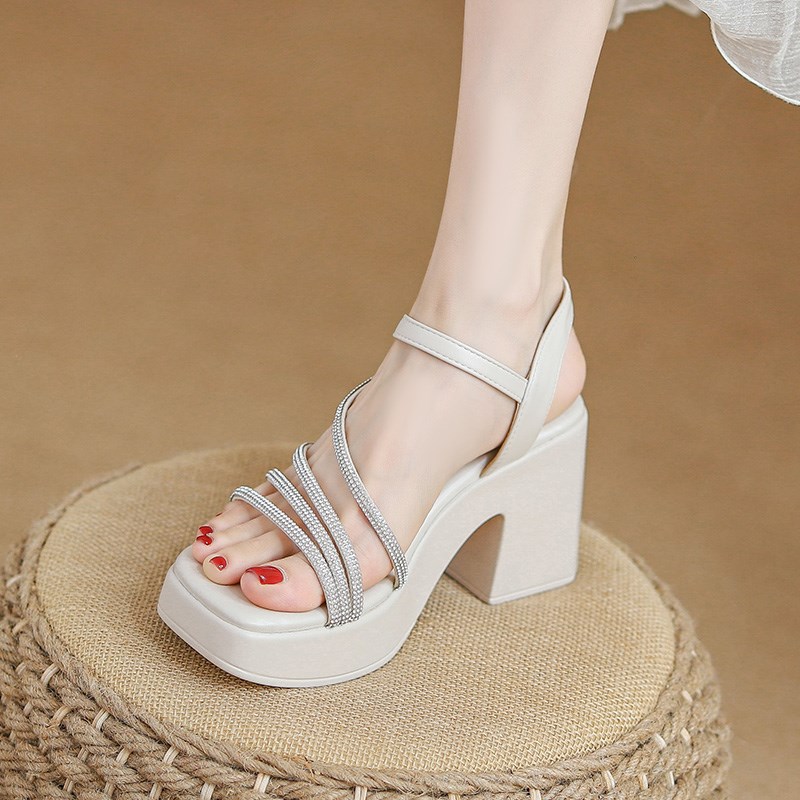 小个子显高厚底2025夏季新款水钻高跟凉鞋女法式时尚休闲松糕鞋子